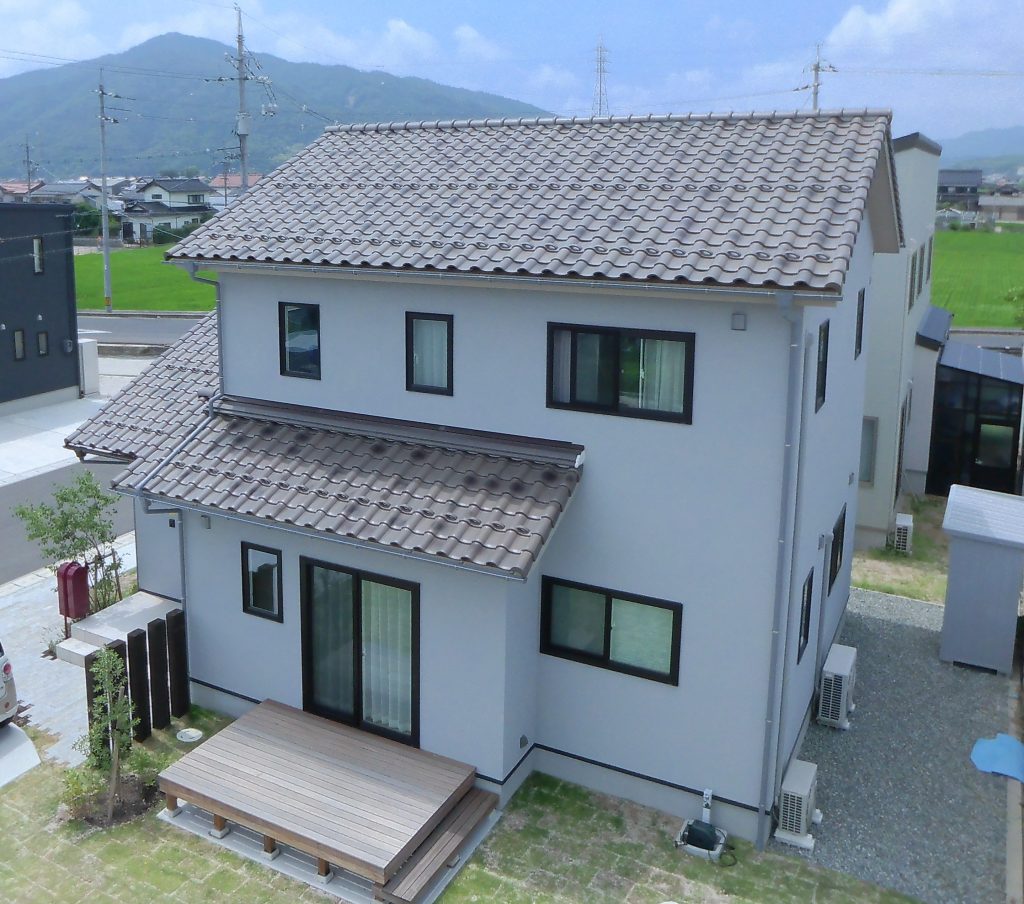 石州瓦　防災瓦　洋瓦
スーパーモランS　ナチュラルグレー